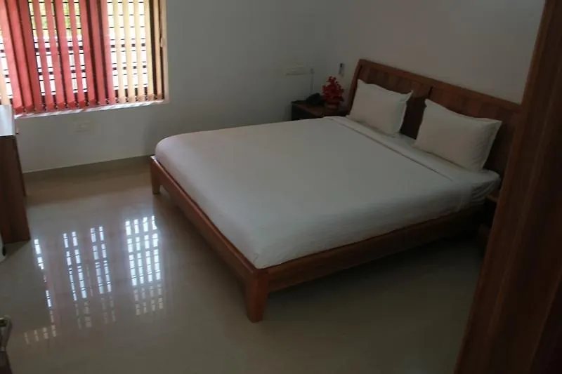 Lake Garden Resort  Alappuzha