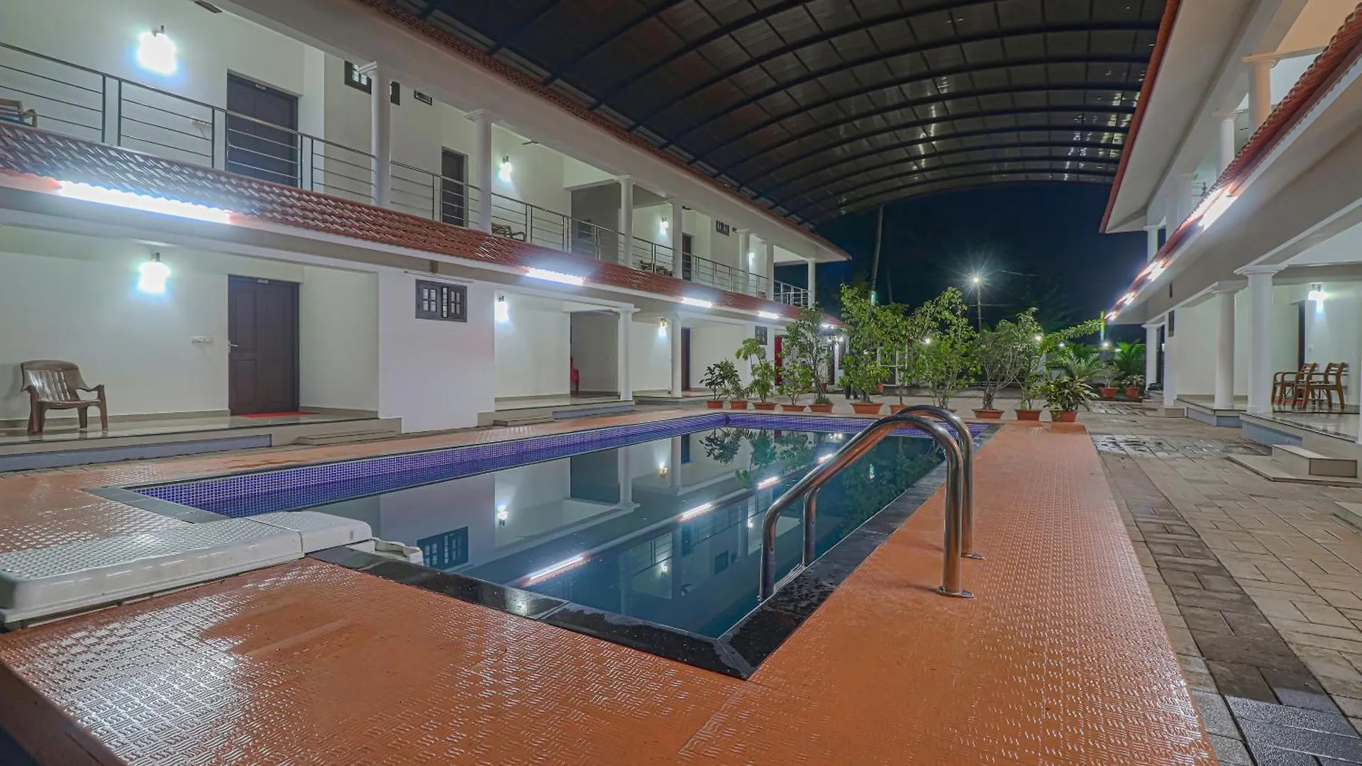 Lake Garden Resort  Alappuzha